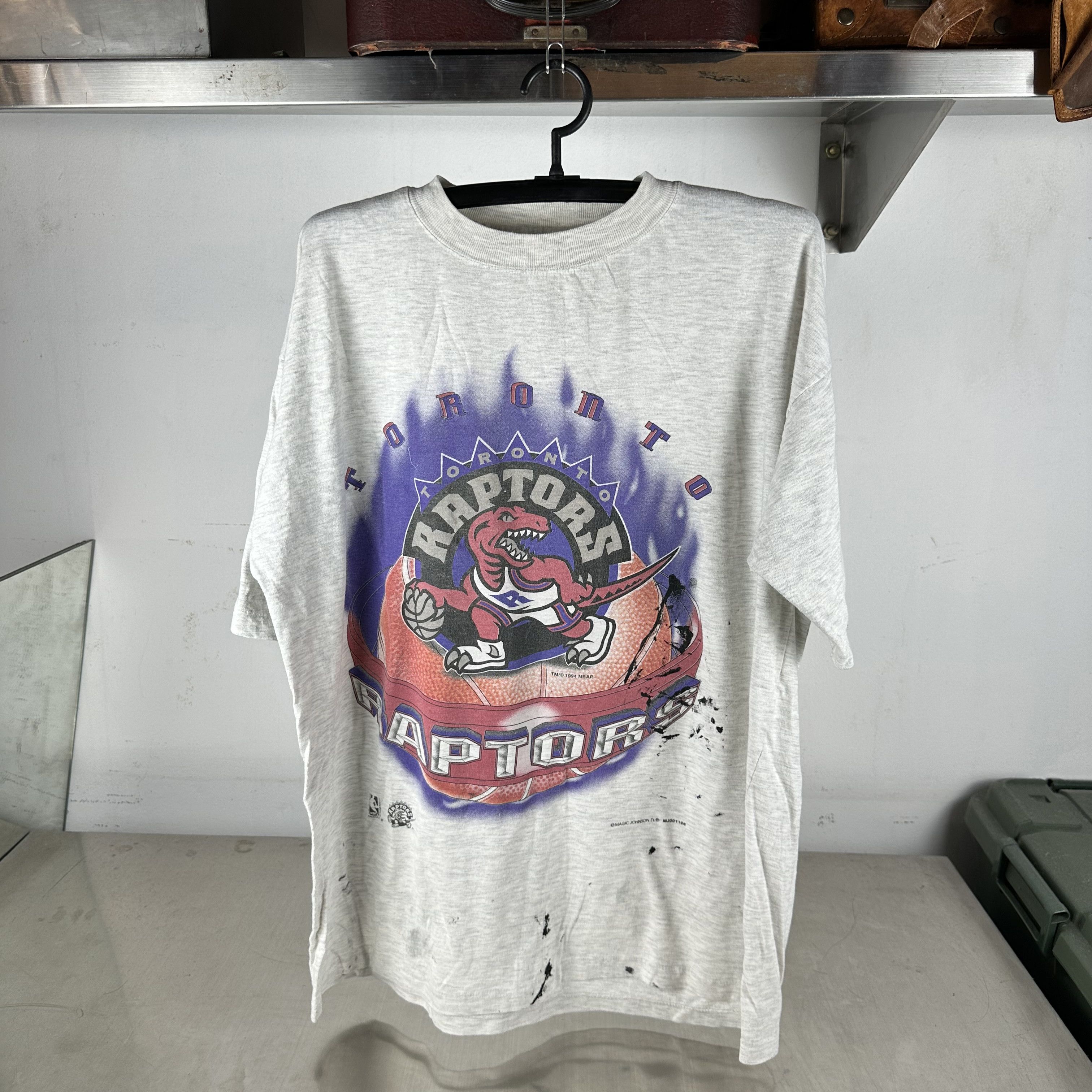 Vintage Vintage 1994 Toronto Raptors NBA Basketball Flame T-shirt Size US XL / EU 56 / 4 - 1 Thumbnail