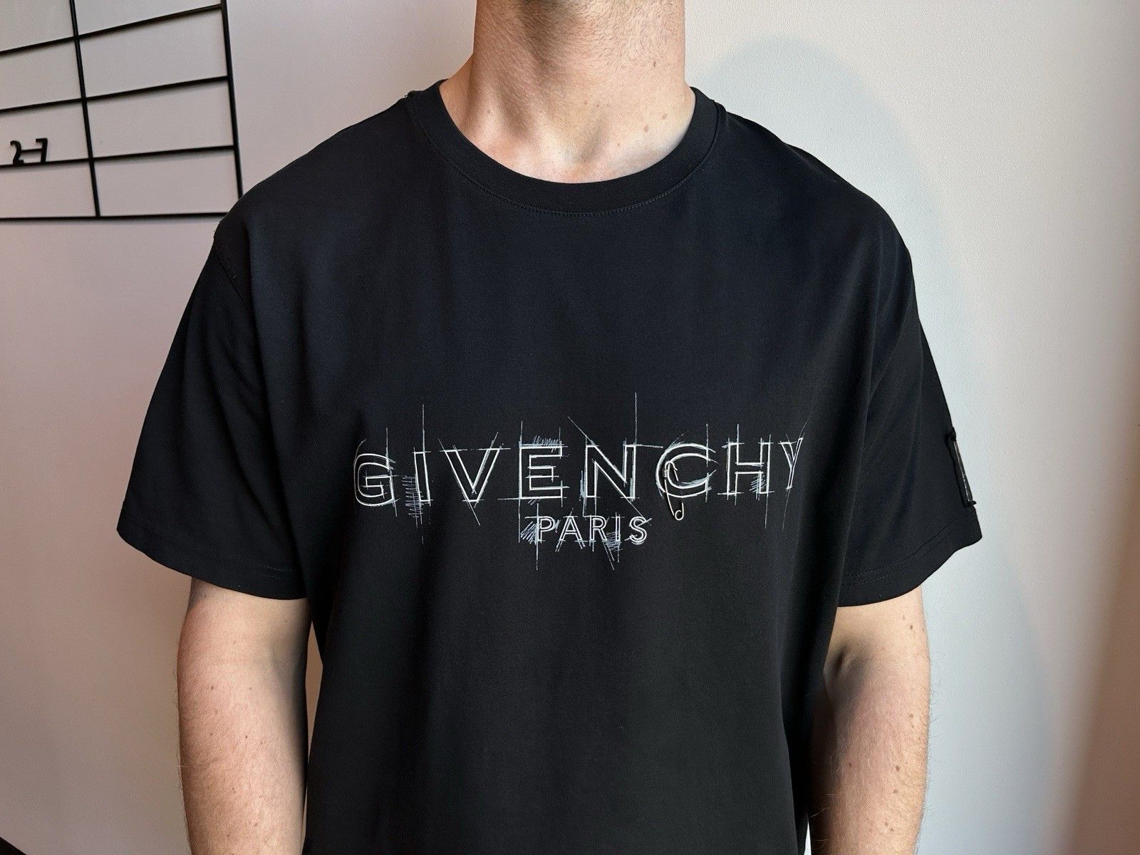 Givenchy Givenchy Sketch Logo Mens T-Shirt Tee size M Size US M / EU 48-50 / 2 - 2 Thumbnail