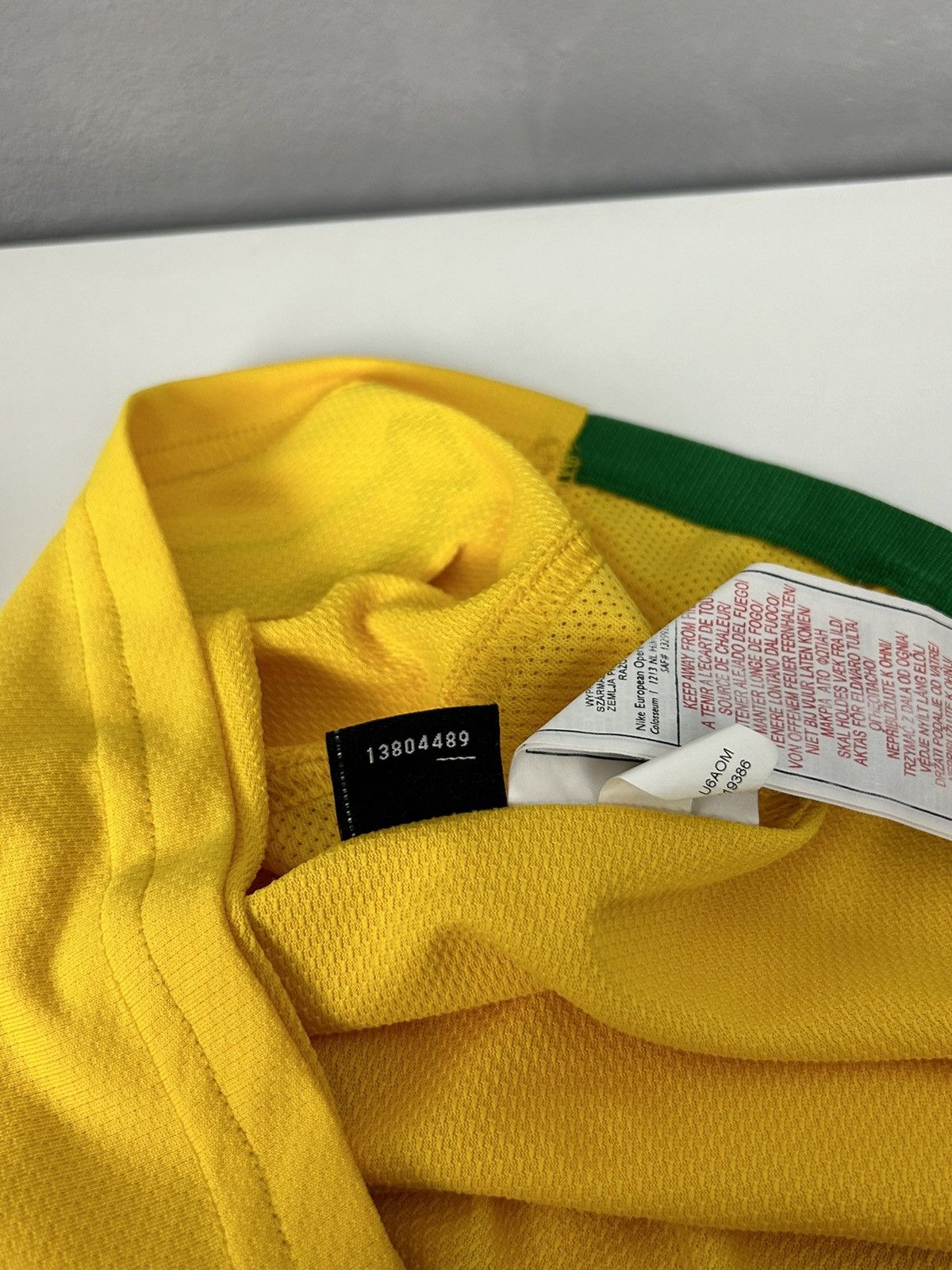 Nike Vintage Nike Brazil Women Soccer Jersey Shirt Size L / US 10 / IT 46 - 11 Thumbnail