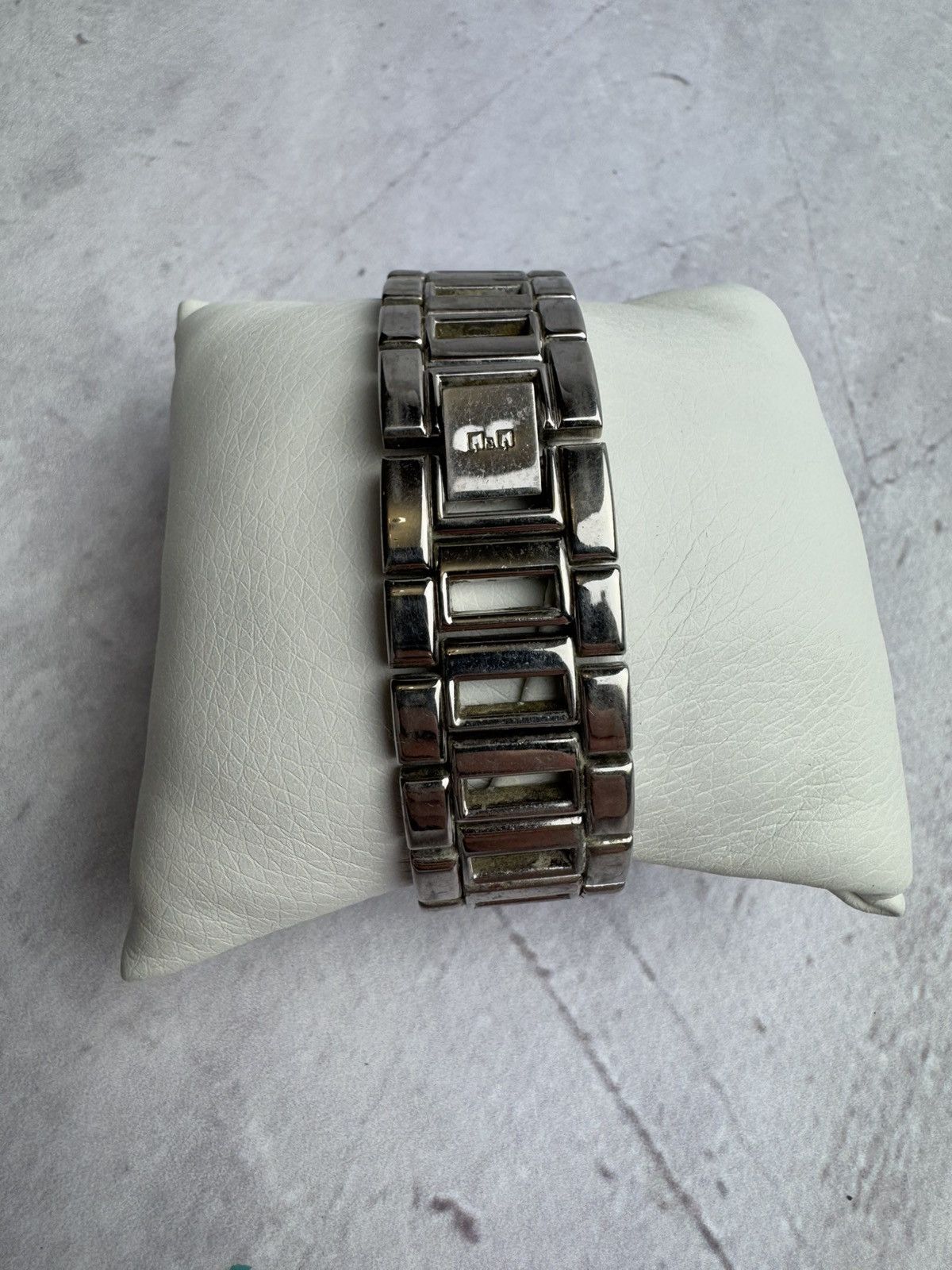Japanese Brand × Vintage Vintage Futuristic Q&Q Watch Size ONE SIZE - 3 Thumbnail