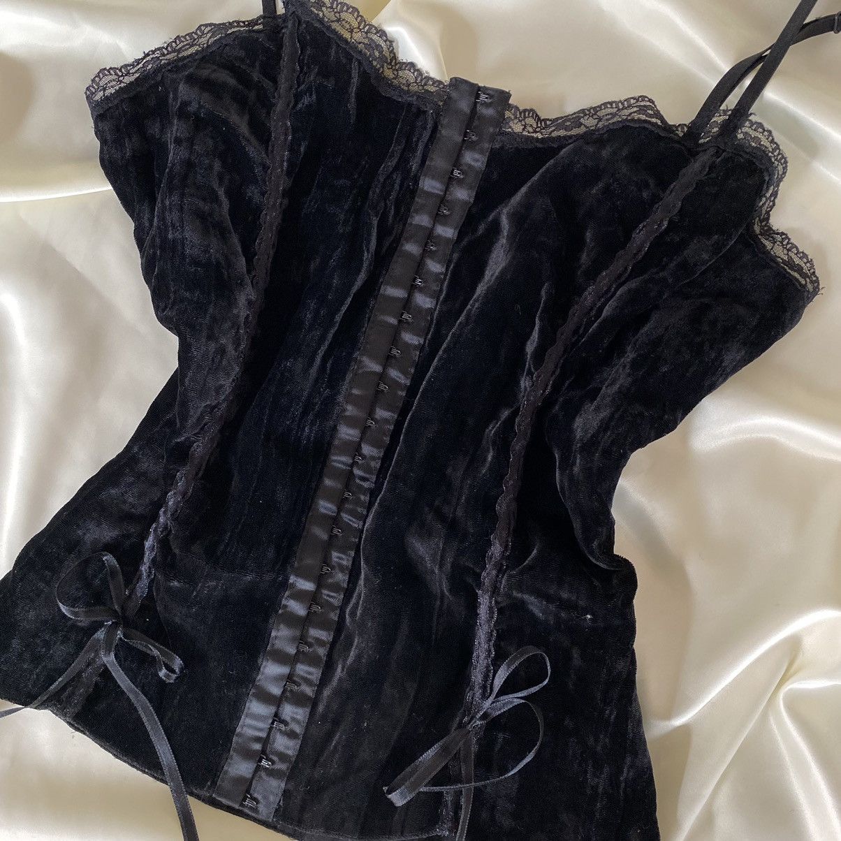 Vintage Vintage velvet black gothic corset top Size S / US 4 / IT 40 - 4 Thumbnail