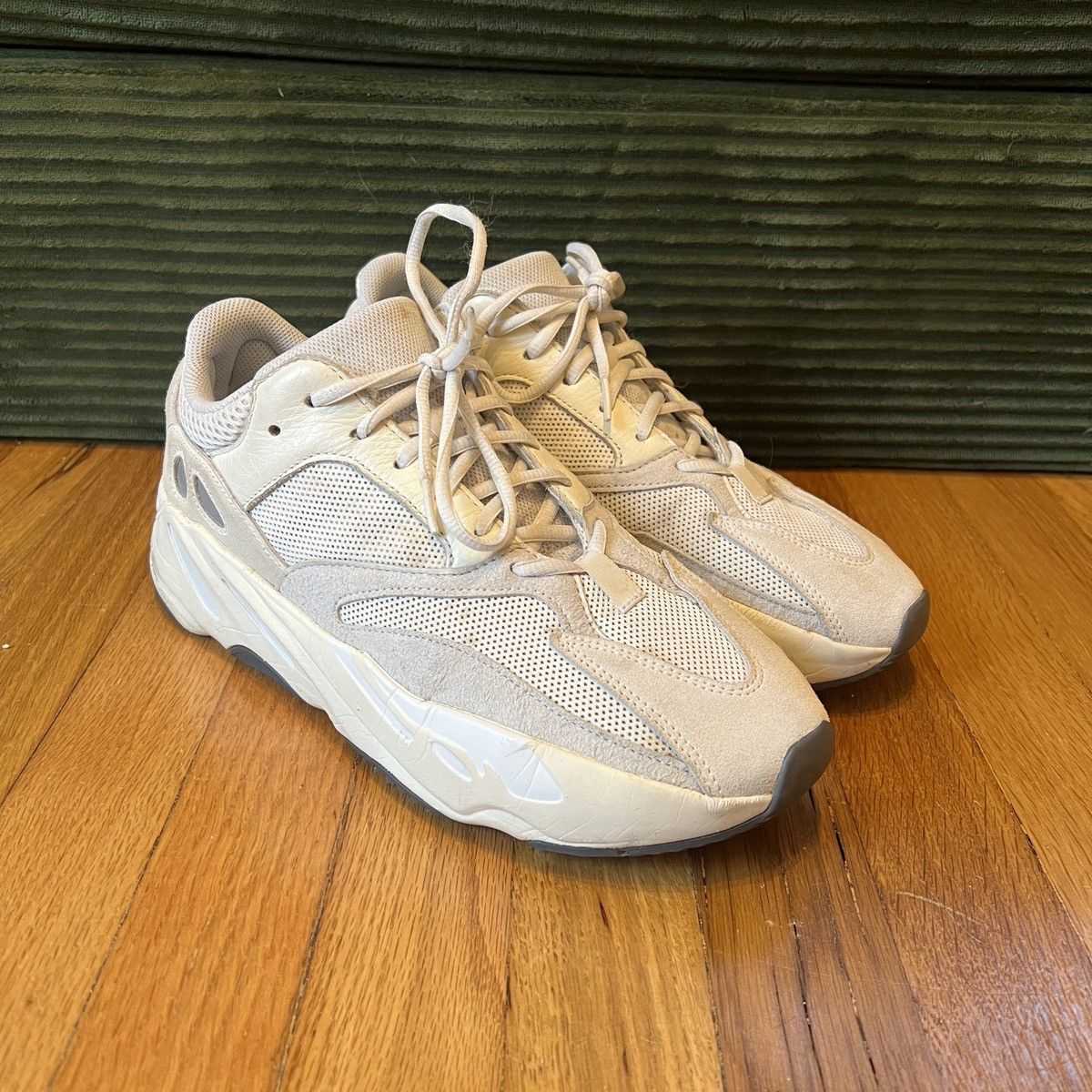 Yeezy Adidas Yeezy 700 - Analog Size US 11 / EU 44 - 3 Thumbnail