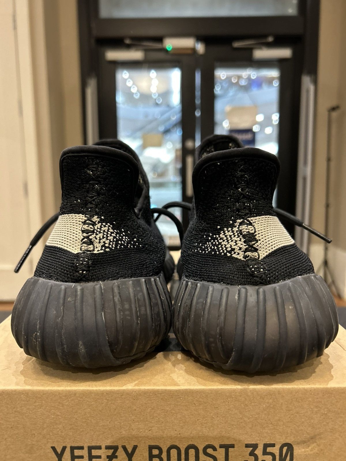 Adidas Adidas Yeezy Boost 350 V2 ‘Oreo’ Size US 12 / EU 45 - 3 Thumbnail