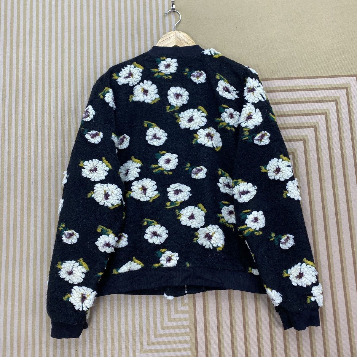 Issey Miyake 🫶Inspired Issey Miyake Merry Jenny Floral Bomber Jacket Size M / US 6-8 / IT 42-44 - 3 Thumbnail