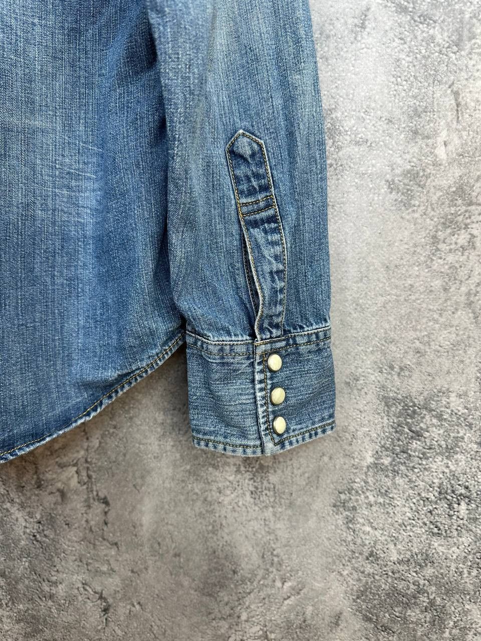 Levi's Vintage Clothing Levi's Authentic Western Wear Pearl Snap Denim Shirt VTG 90s Size US S / EU 44-46 / 1 - 9 Thumbnail