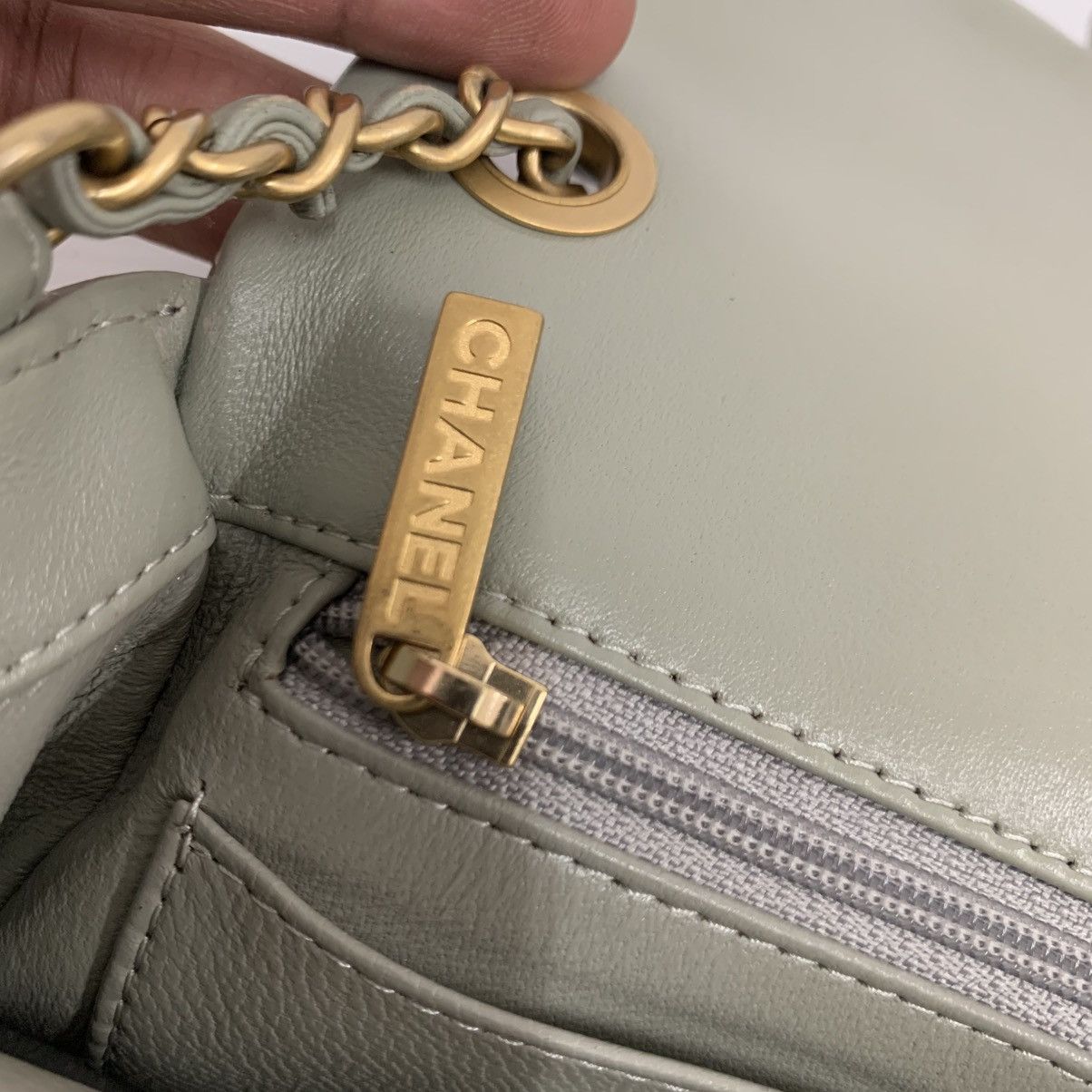 Chanel Chanel Lambskin Quilted Mini Pearl Crush Flap Green Size ONE SIZE - 17 Thumbnail