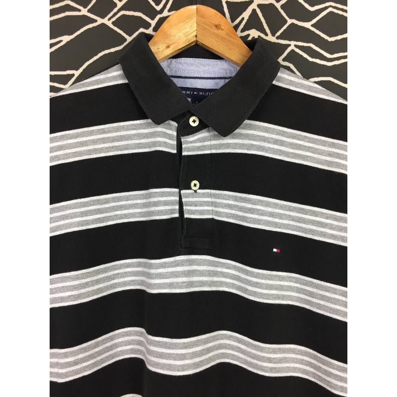 Tommy Hilfiger Tommy Hilfiger Small Logo Classic Fit Striped Polo Shirt Size US L / EU 52-54 / 3 - 3 Thumbnail