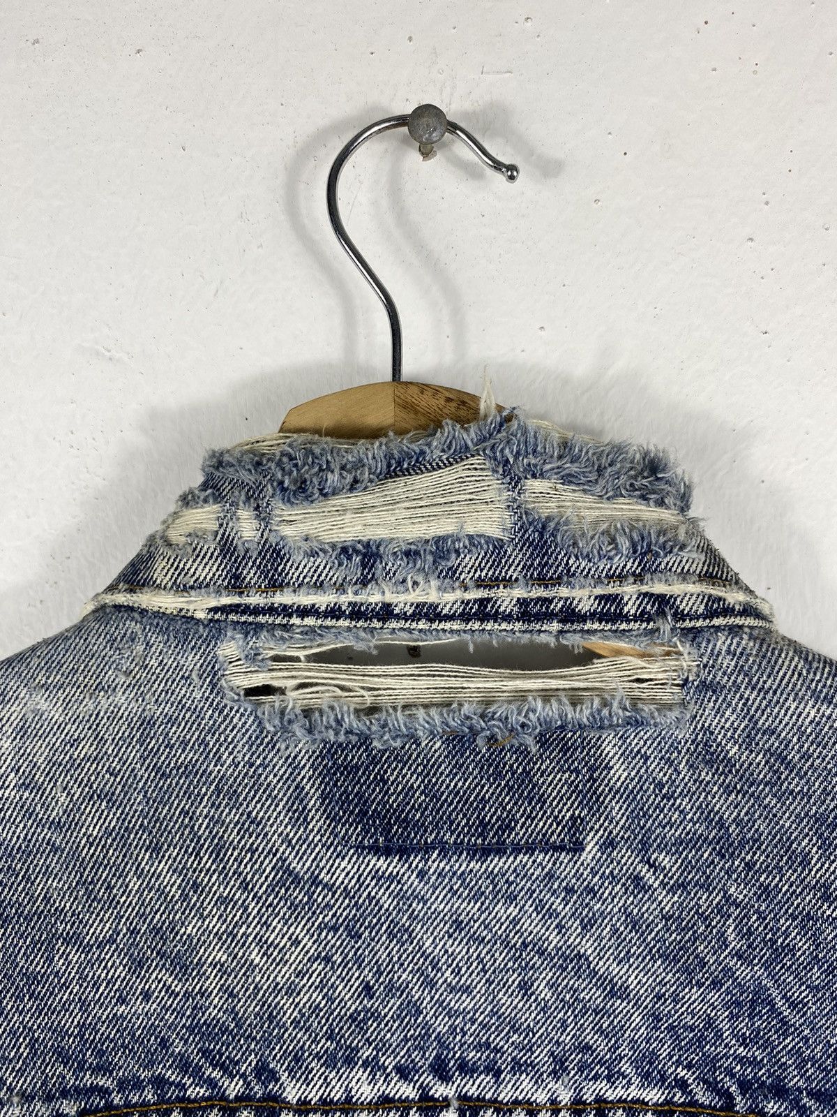 Levi's Vintage Clothing Vintage Levis Distressed Denim Button Jacket Size US M / EU 48-50 / 2 - 9 Thumbnail