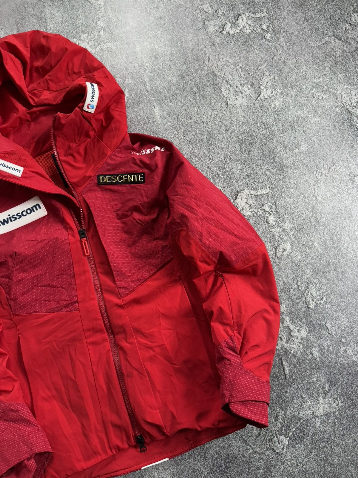 Descente Descente 38/M Wmns Swisscom ski snowboarding jacket zip Size M / US 6-8 / IT 42-44 - 3 Thumbnail