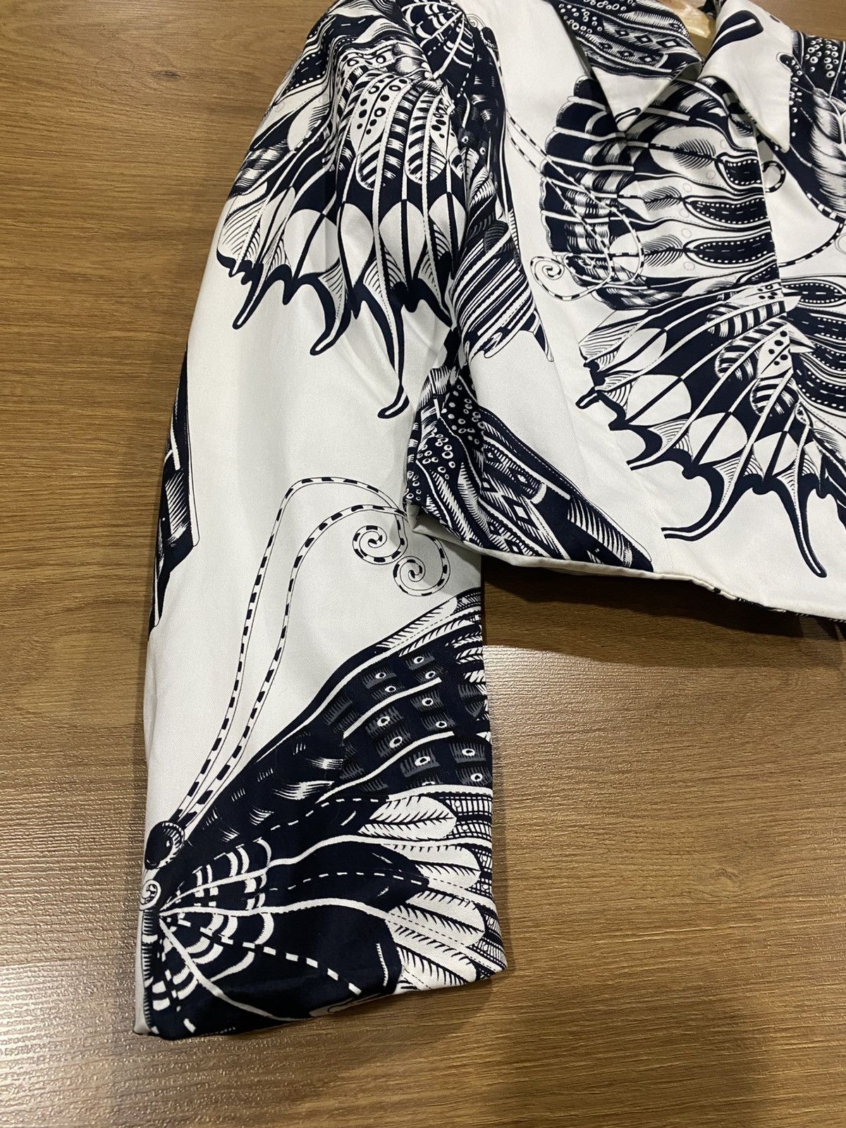 Salvatore Ferragamo Salvatore Ferragamo Monocrome Printed Rayon Cropped Jacket Size M / US 6-8 / IT 42-44 - 9 Thumbnail