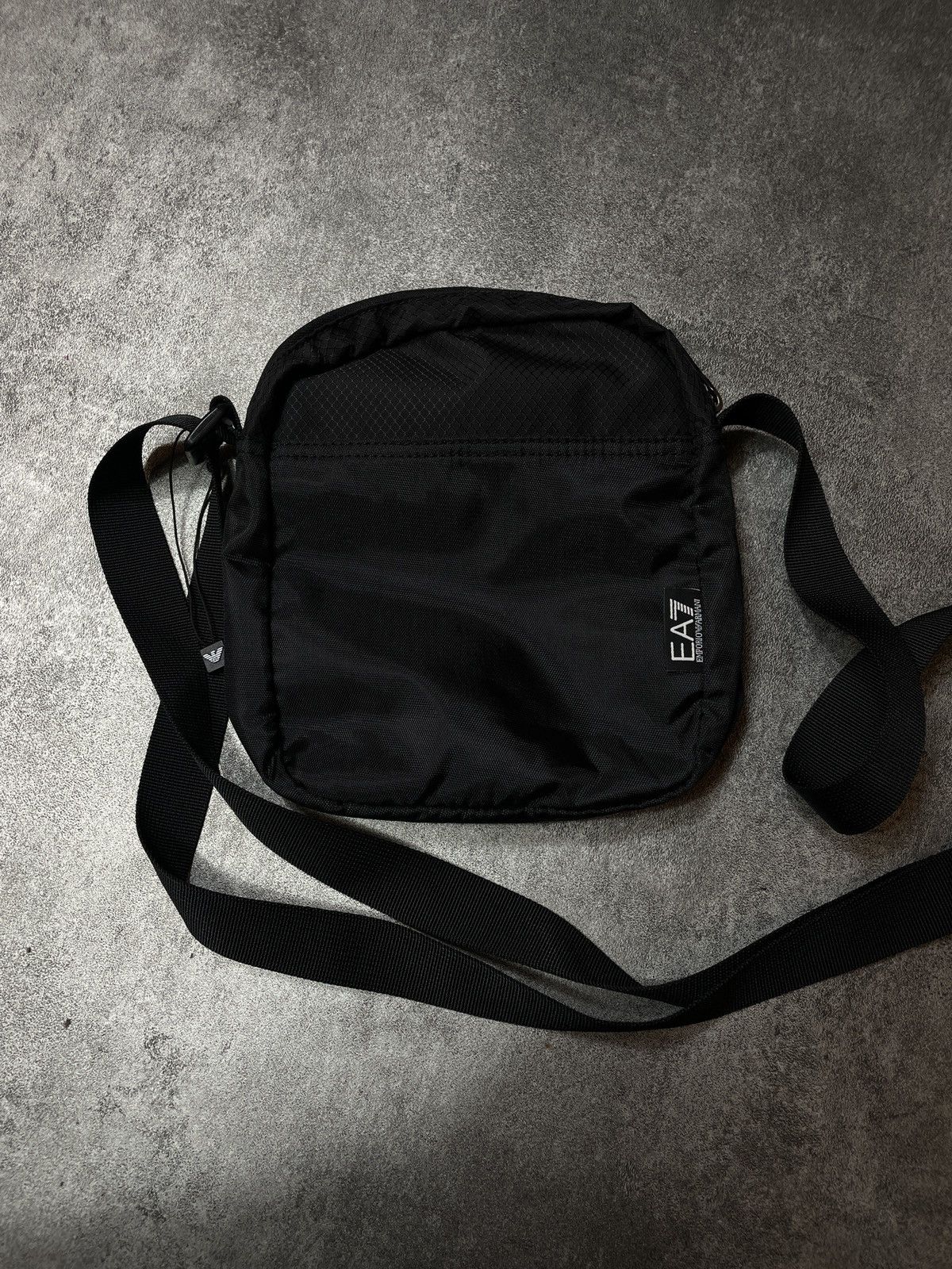 Emporio Armani 🔥Offers🔥Emporio Armani Shoulder Bag Streetwear Hype Drill Size ONE SIZE - 3 Thumbnail
