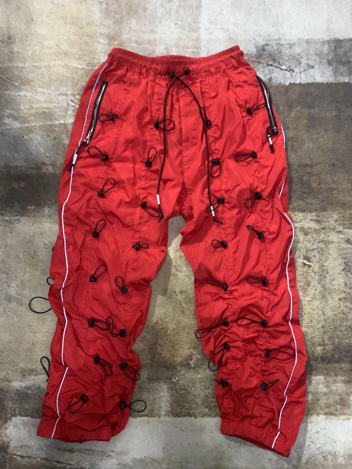Vintage Streetwear Red Cargo Pants Size US 32 / EU 48 - 1 Thumbnail