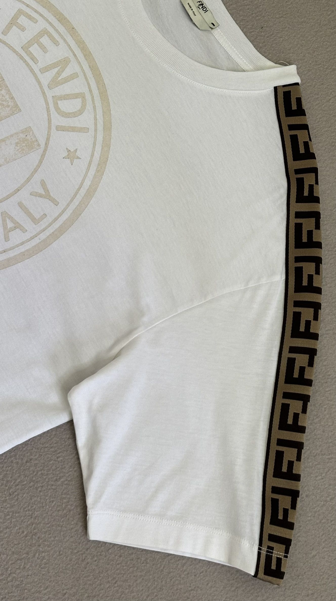 Fendi T-shirt Fendi Monogram Medium Size US M / EU 48-50 / 2 - 11 Thumbnail