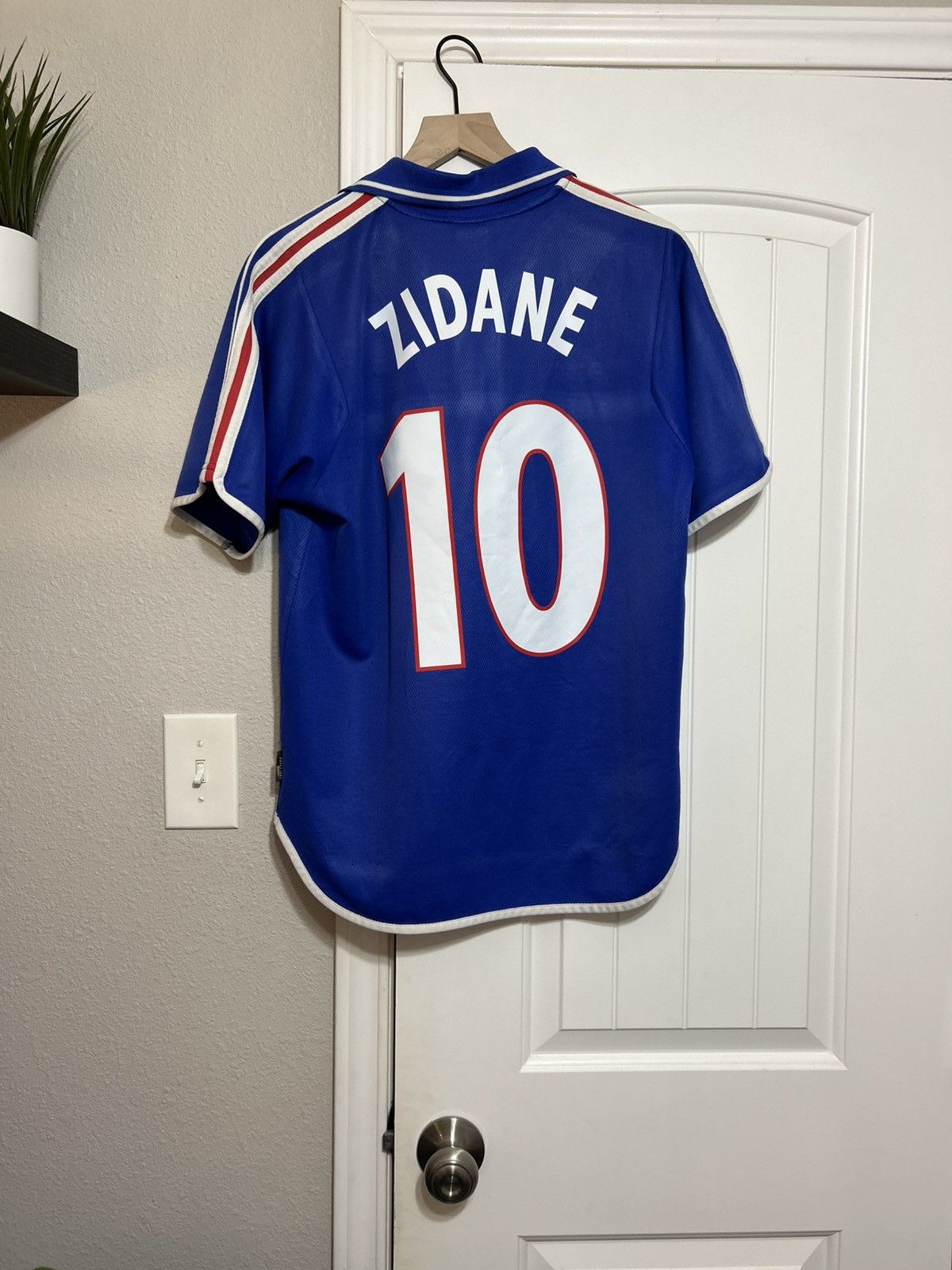 Adidas Adidas France 2000-02 Home Jersey Size US M / EU 48-50 / 2 - 10 Thumbnail