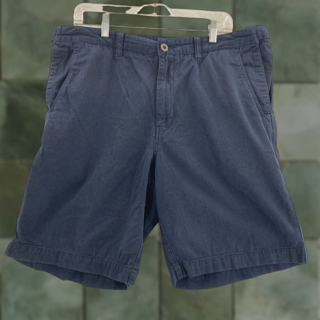 Tommy Bahama Tommy Bahama Shorts Mens 36 Chino Rayon Blend White Cotton Blend Flat Front Regular Rise 10-12in Inseam 9in Casual Outdoor" Size US 36 / EU 52 - 1 Thumbnail