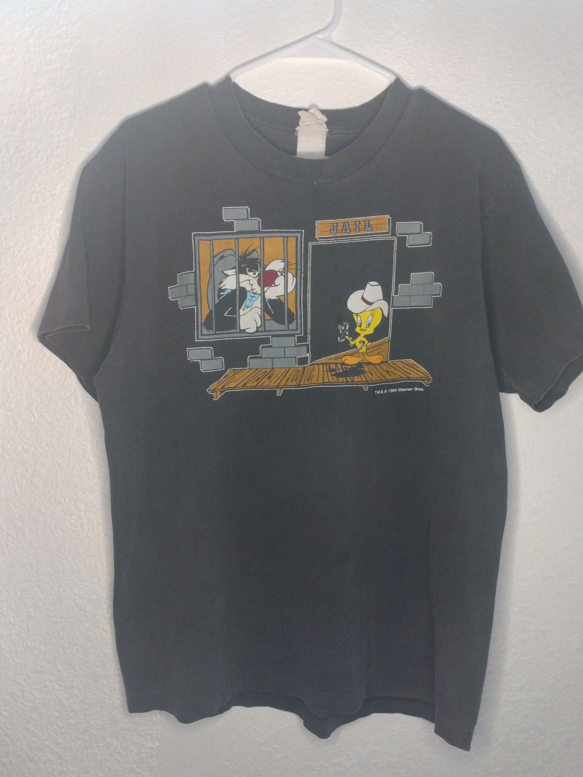 image of Vintage 1994 Looney Tunes Tweety & Sylvester Jail Size L in Black, Men's