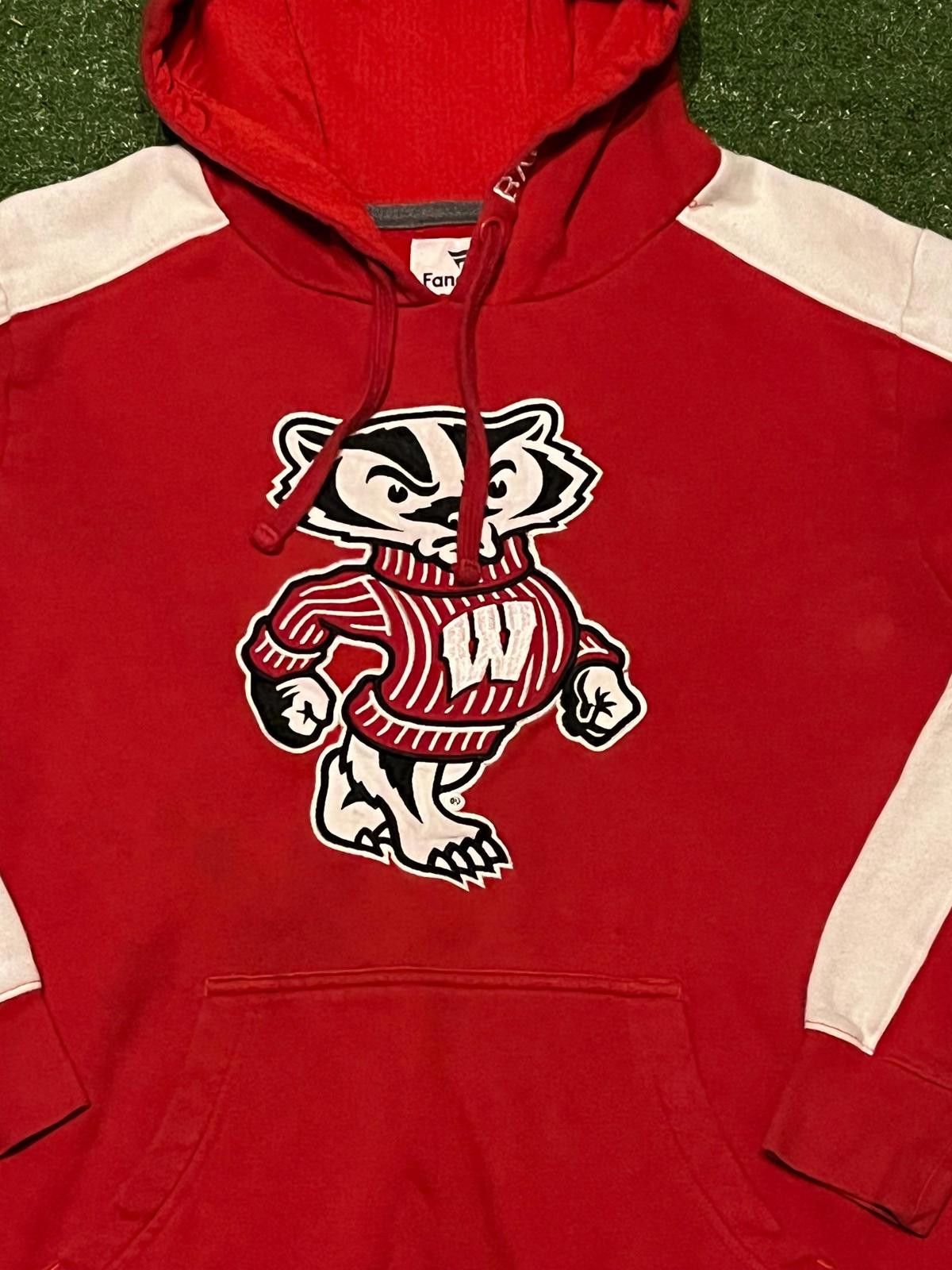 Other Red Wisconsin Badgers Hoodie with White Sleeve Stripes Size US M / EU 48-50 / 2 - 3 Thumbnail