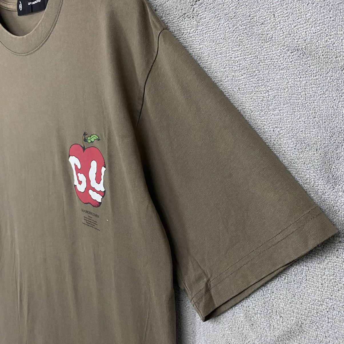 GU 💥RARE💥 UNDERCOVER ✖️ GU APPLE TEE Size US M / EU 48-50 / 2 - 2 Thumbnail