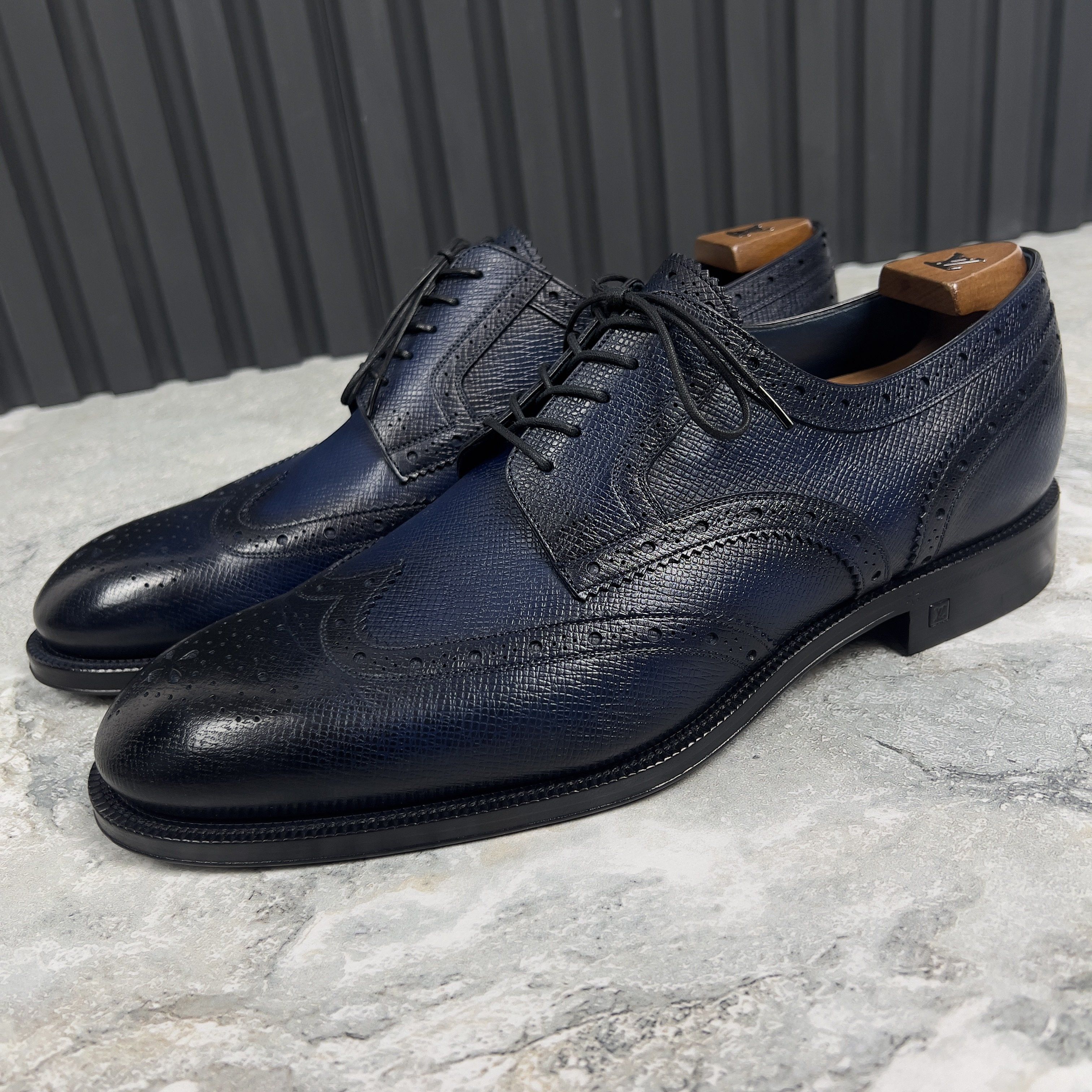 Louis Vuitton Derby Wingtip Taiga Leather Size US 8 / EU 41 - 2 Thumbnail
