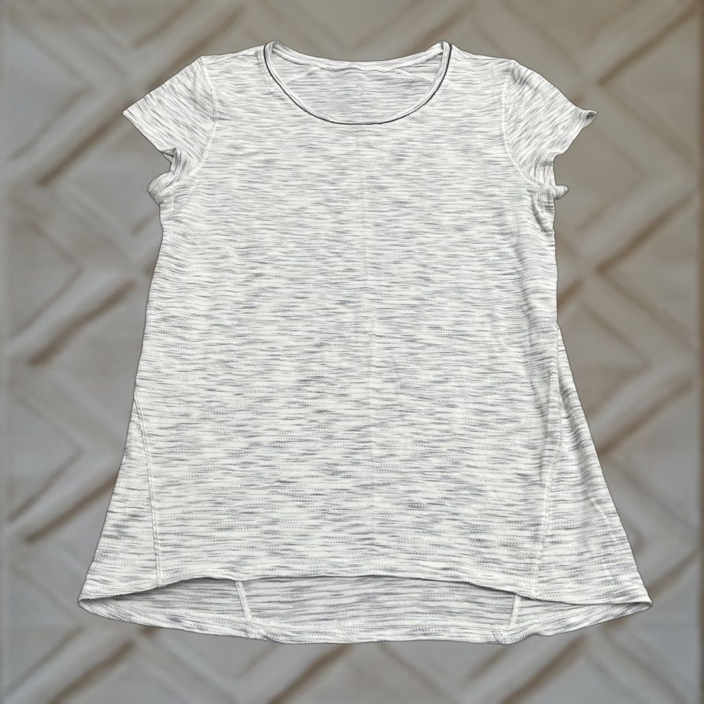 Lululemon Lululemon T-Shirt Womens 6 Gray Short Sleeve Round Neck Active Tee Shirt Casual Activewear Size M / US 6-8 / IT 42-44 - 1 Thumbnail