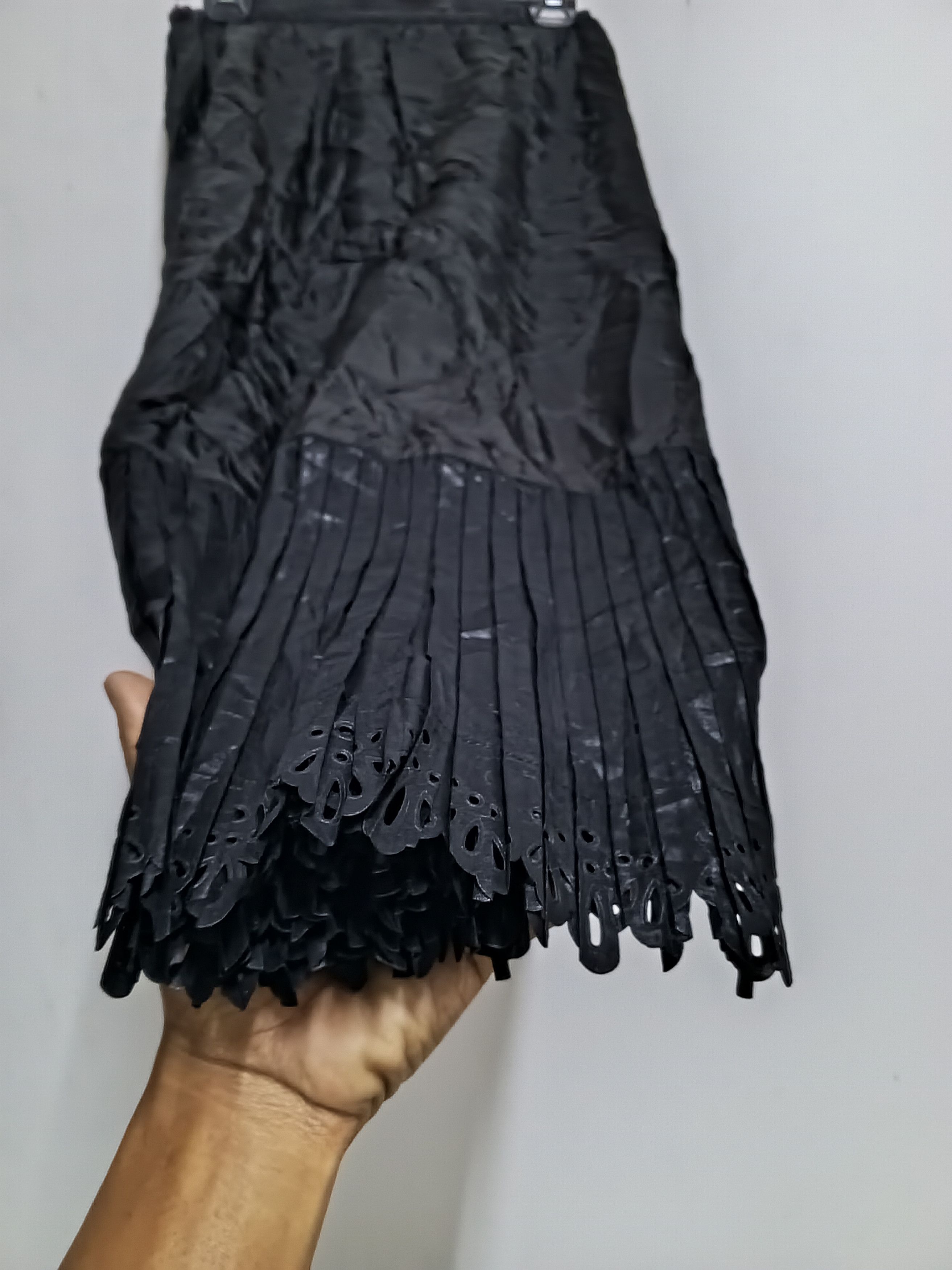Japanese Brand Rare vintage skirts black by Issey Miyake Size 30" / US 8 / IT 44 - 6 Thumbnail