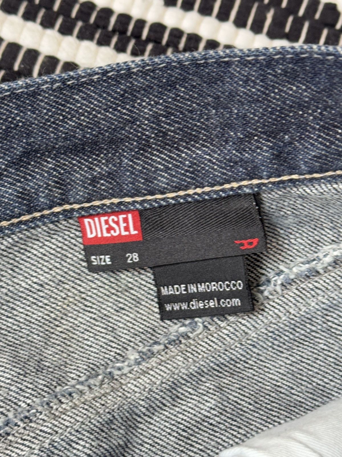 Diesel VINTAGE DIESEL 2000s DENIM MIDI SKIRT Size 28" / US 6 / IT 42 - 7 Thumbnail