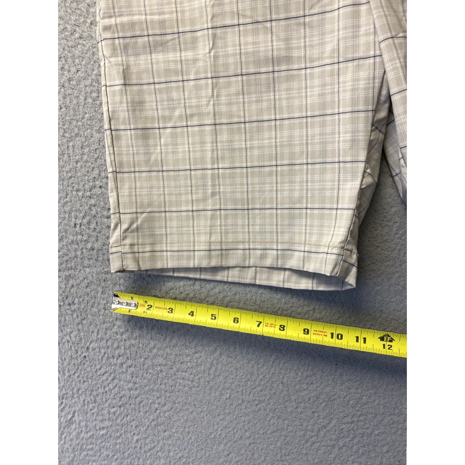 Vintage Greg Norman Casual Golf Shorts Chino Men's Size 34 Flat Front Plaid Beige/98-15 Size US 34 / EU 50 - 5 Thumbnail