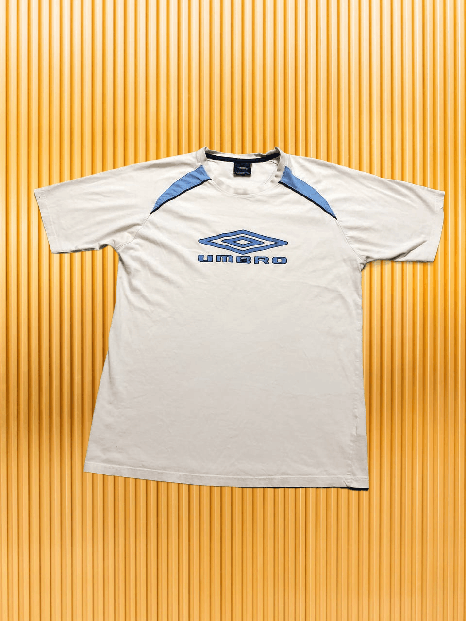 Umbro Y2K T-shirt white Umbro big logo center Vintage Size US M / EU 48-50 / 2 - 1 Thumbnail