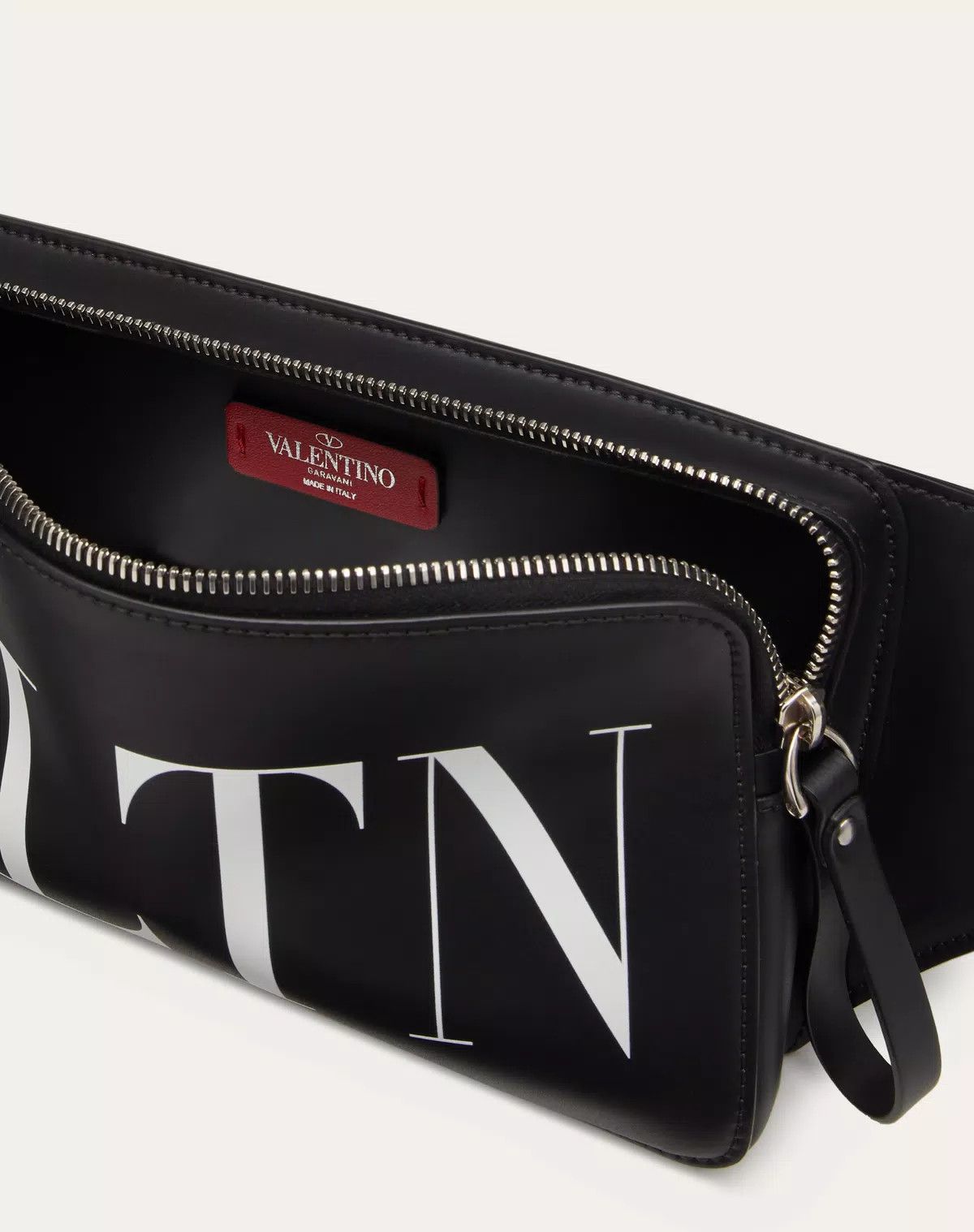 Valentino oc11z0725 Size: OS/ Leather Vltn Belt Bag in Black Size ONE SIZE - 6 Thumbnail