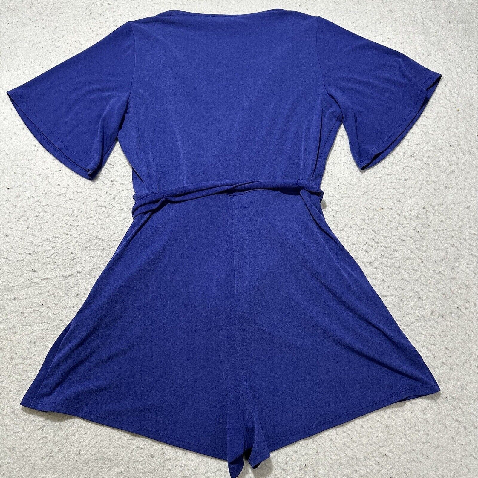 Express Express XS V-Neck Wrap Romper Short Sleeve 2" Inseam Tie Size 26" / US 2 / IT 38 - 11 Thumbnail