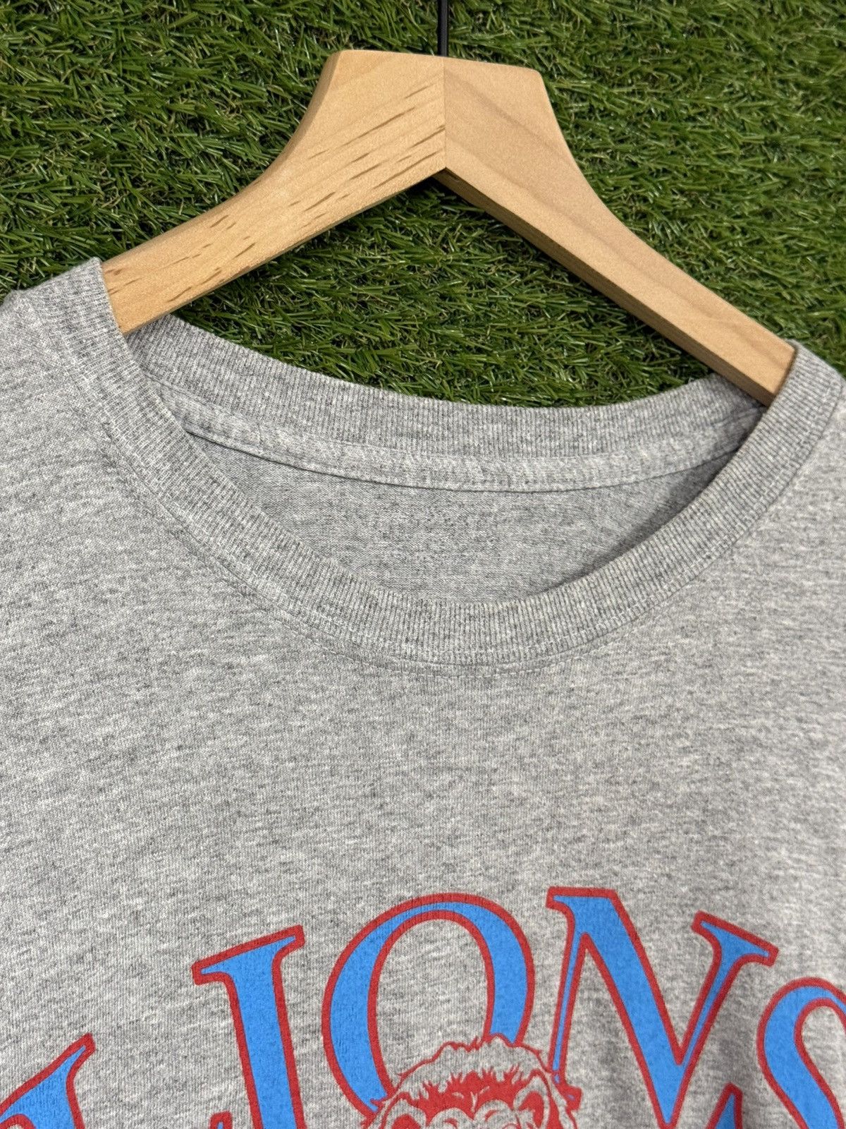 Vintage Vintage Lion's Den Basketball Sport Logo Tee Grey XL Size US XL / EU 56 / 4 - 3 Thumbnail
