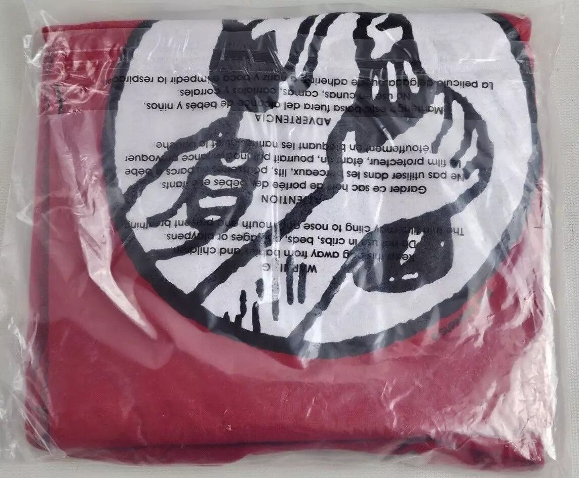 Supreme Supreme Molotov Tee Red T-Shirt MEDIUM SS18 + Pin Scratch Size US M / EU 48-50 / 2 - 8 Thumbnail