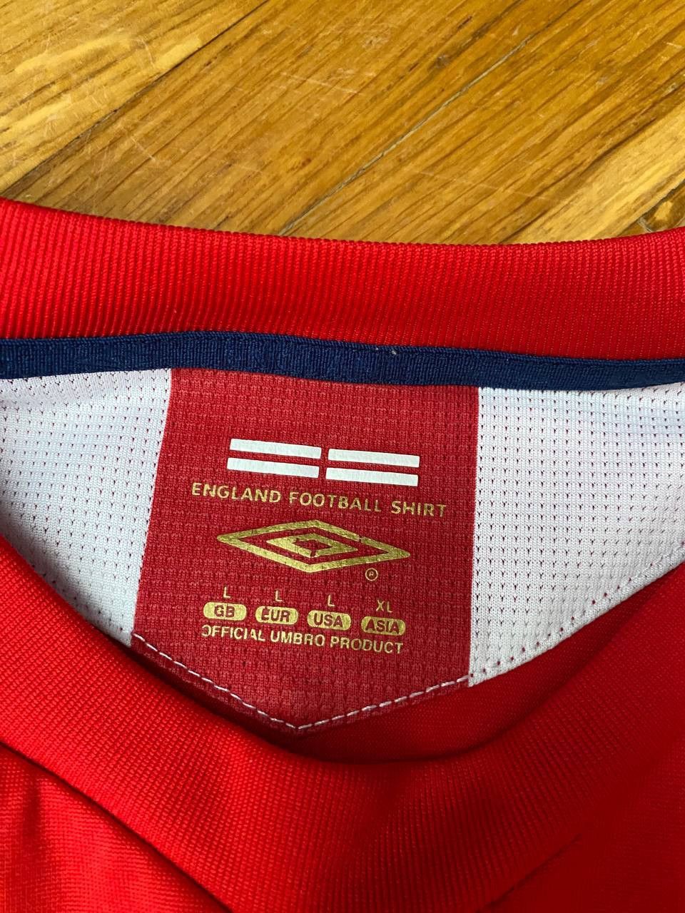 Umbro Umbro England national team soccer jersey Size US L / EU 52-54 / 3 - 7 Thumbnail