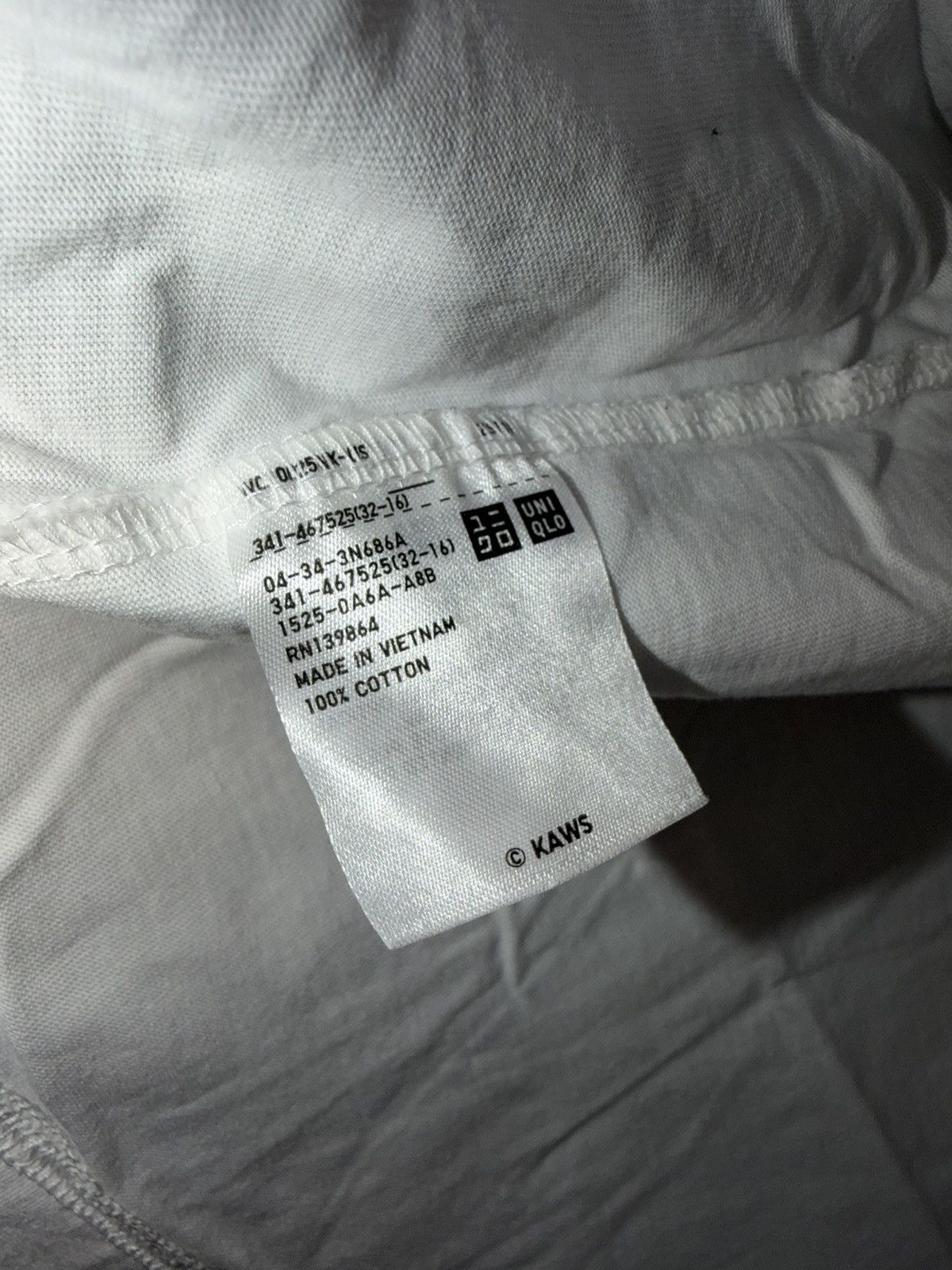 Kaws × Uniqlo KAWS x Uniqlo UT Short Sleeve Artbook Cover T-shirt Size US L / EU 52-54 / 3 - 4 Thumbnail