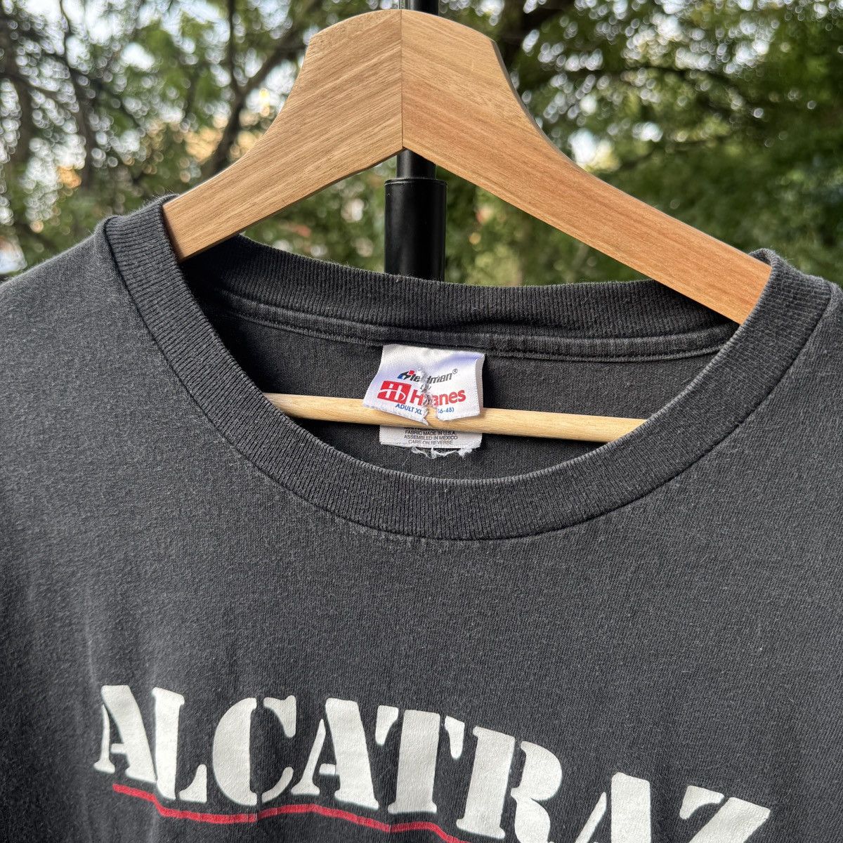 Vintage Alcatraz Psycho Ward Inmate Tee Faded Thrashed ERD Grunge Size US XL / EU 56 / 4 - 3 Thumbnail