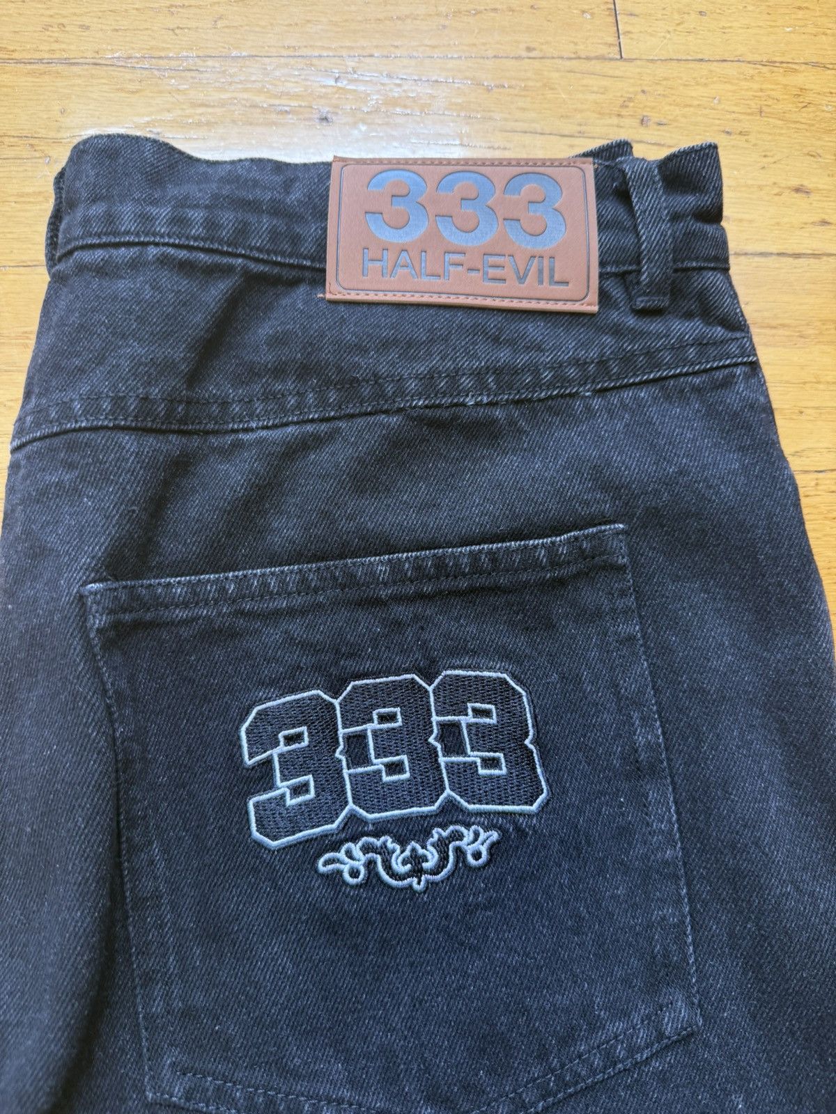 Half Evil sandwashed denim in black Size US 32 / EU 48 - 2 Thumbnail
