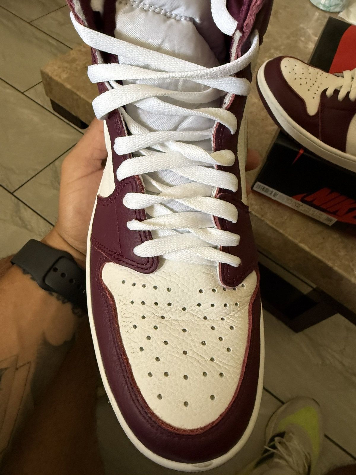 Jordan Brand Jordan 1 bordeaux Size US 10 / EU 43 - 6 Thumbnail