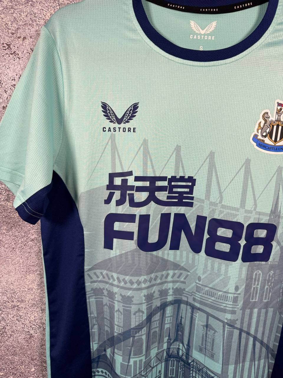 Castore × Vintage Newcastle United 2022/23 Fourth Castore Soccer Jersey Size US S / EU 44-46 / 1 - 7 Thumbnail