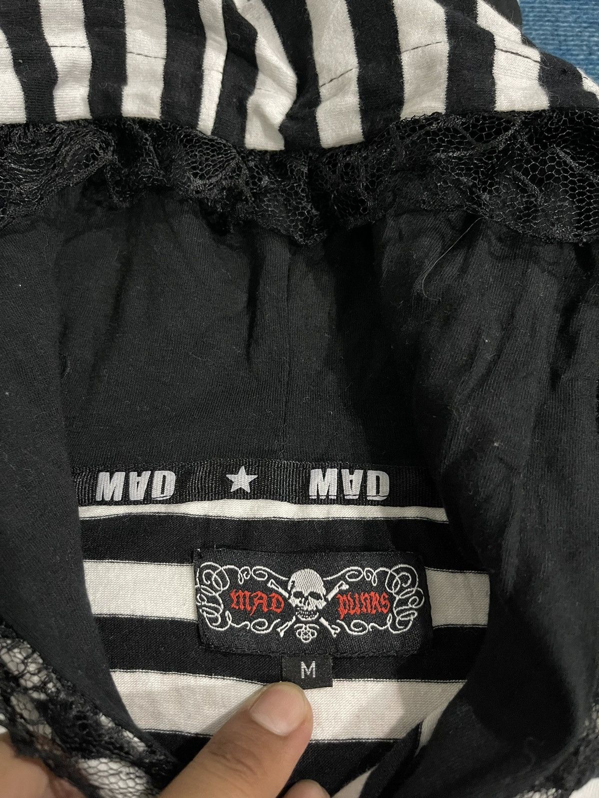 Japanese Brand 📌Binding Offer📌Vintage Mad Punk Girl Longsleeve Hoodie Size M / US 6-8 / IT 42-44 - 18 Thumbnail