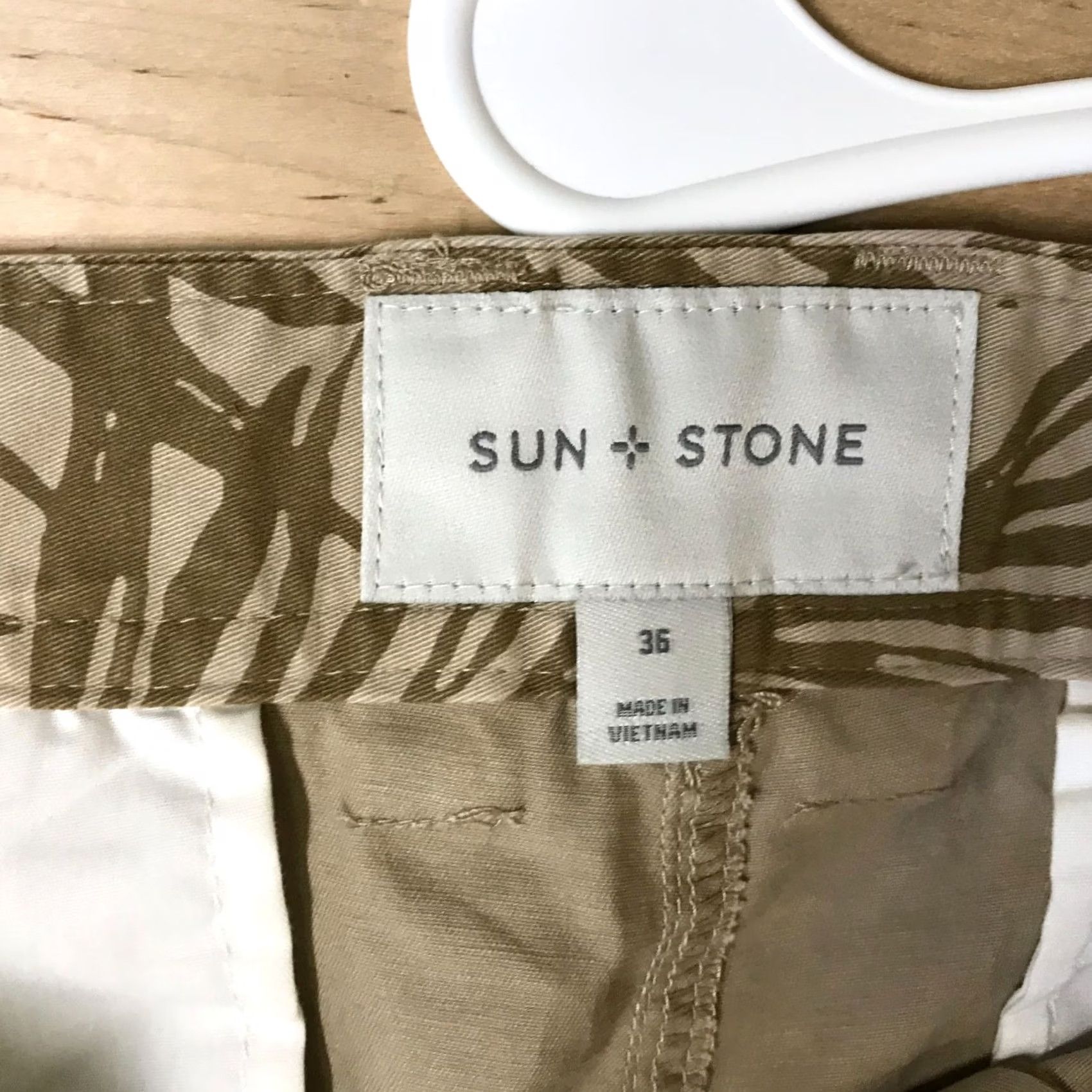 Vintage SUN + STONE Cargo Shorts Men's 36 TAN Cotton Blend Size US 36 / EU 52 - 7 Thumbnail