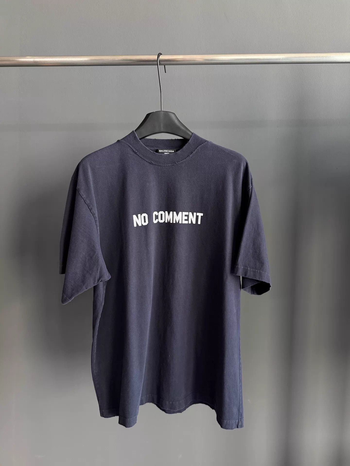 Balenciaga Balenciaga No Comment Cracked Print Distressed SS Tee Size XS / US 0-2 / IT 36-38 - 1 Thumbnail