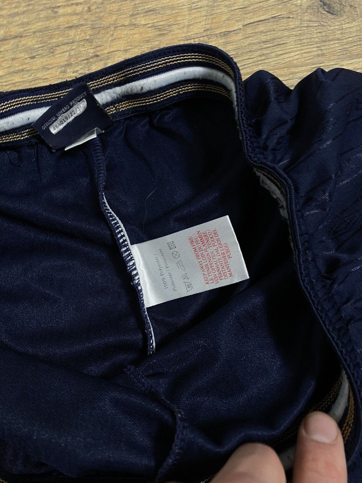 Umbro Vintage Umbro Monogram Jacquard Logo Soccer Shorts Navy M Size US 31 - 5 Thumbnail