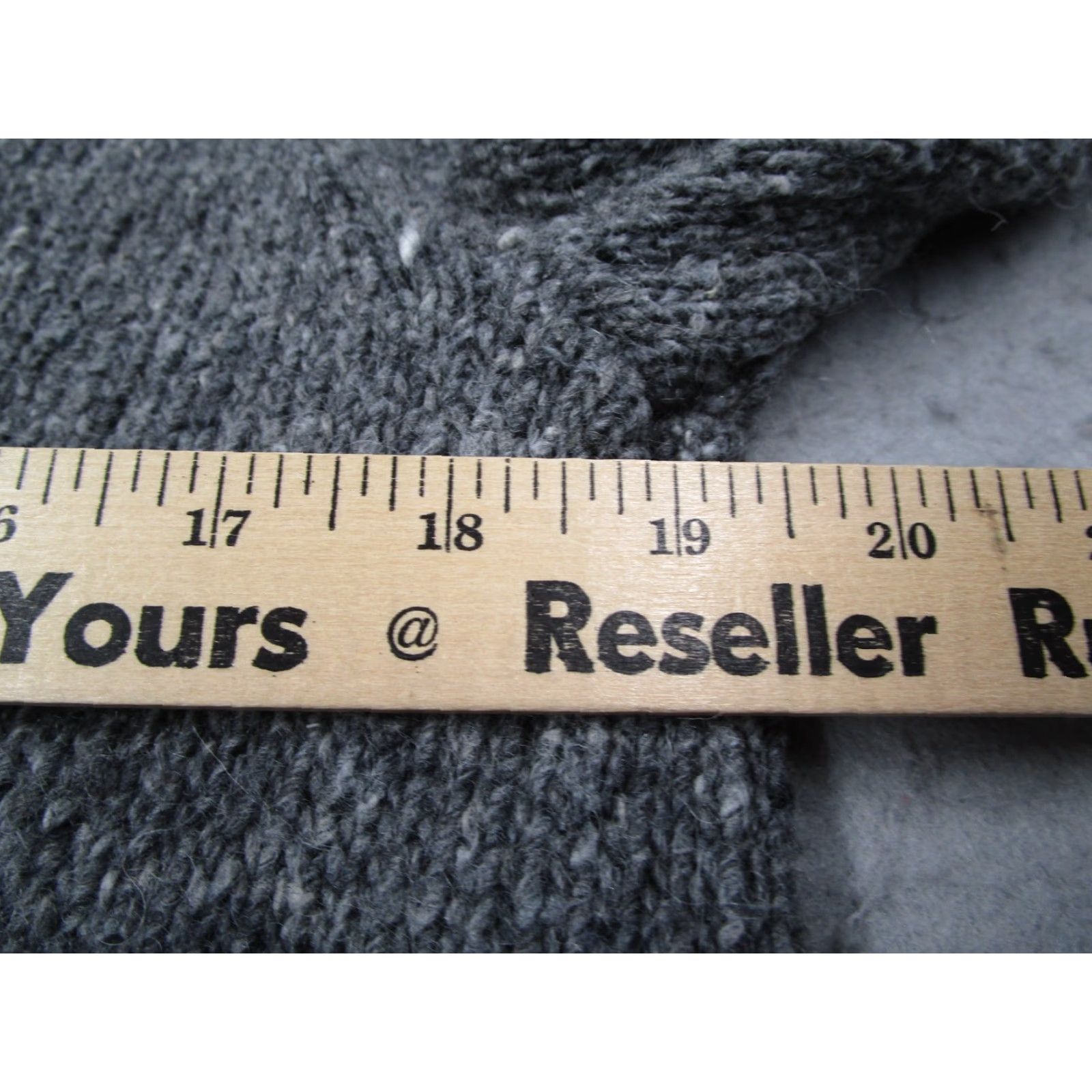 J.Crew VINTAGE J.CREW Men’s Gray Wool Blend Cable Knit Shawl Sweater Medium Adult Fall Winter Size US M / EU 48-50 / 2 - 7 Thumbnail