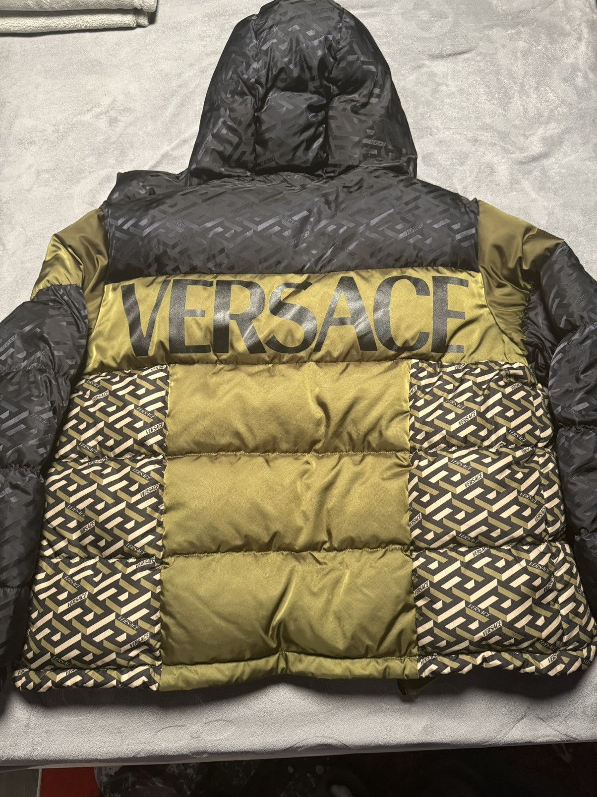 Versace Versace Colorblock Pattern Puffer Coat Size US XXL / EU 58 / 5 - 7 Thumbnail