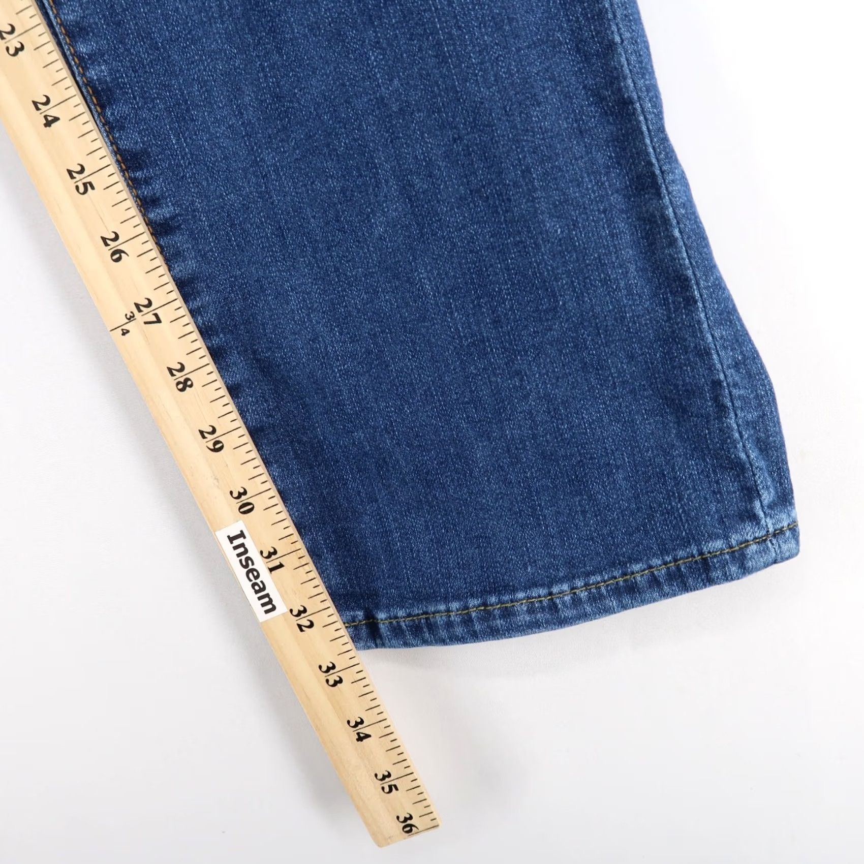 True Religion True Religion Ricky Jeans Mens 33 Blue Relaxed Straight Medium Wash Flap Pocket Size US 33 - 7 Thumbnail