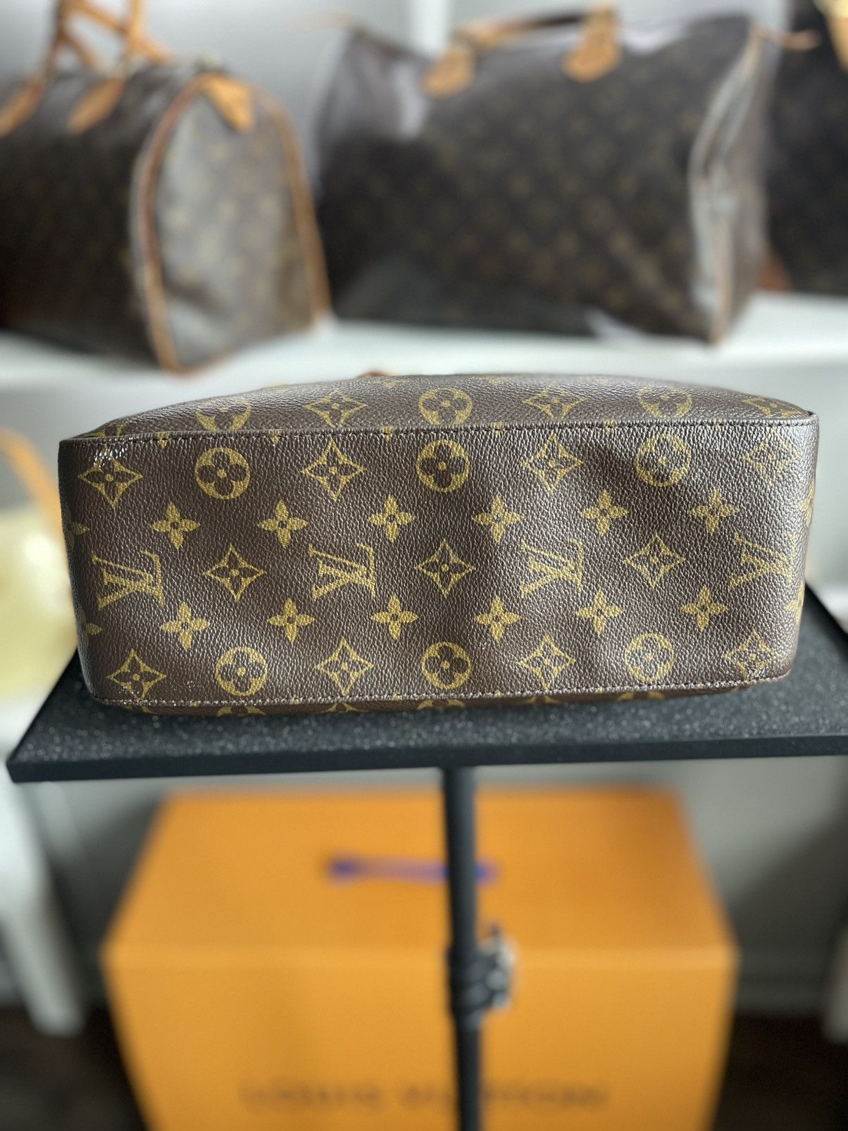 Louis Vuitton Louis Vuitton Looping Bag Size ONE SIZE - 6 Thumbnail