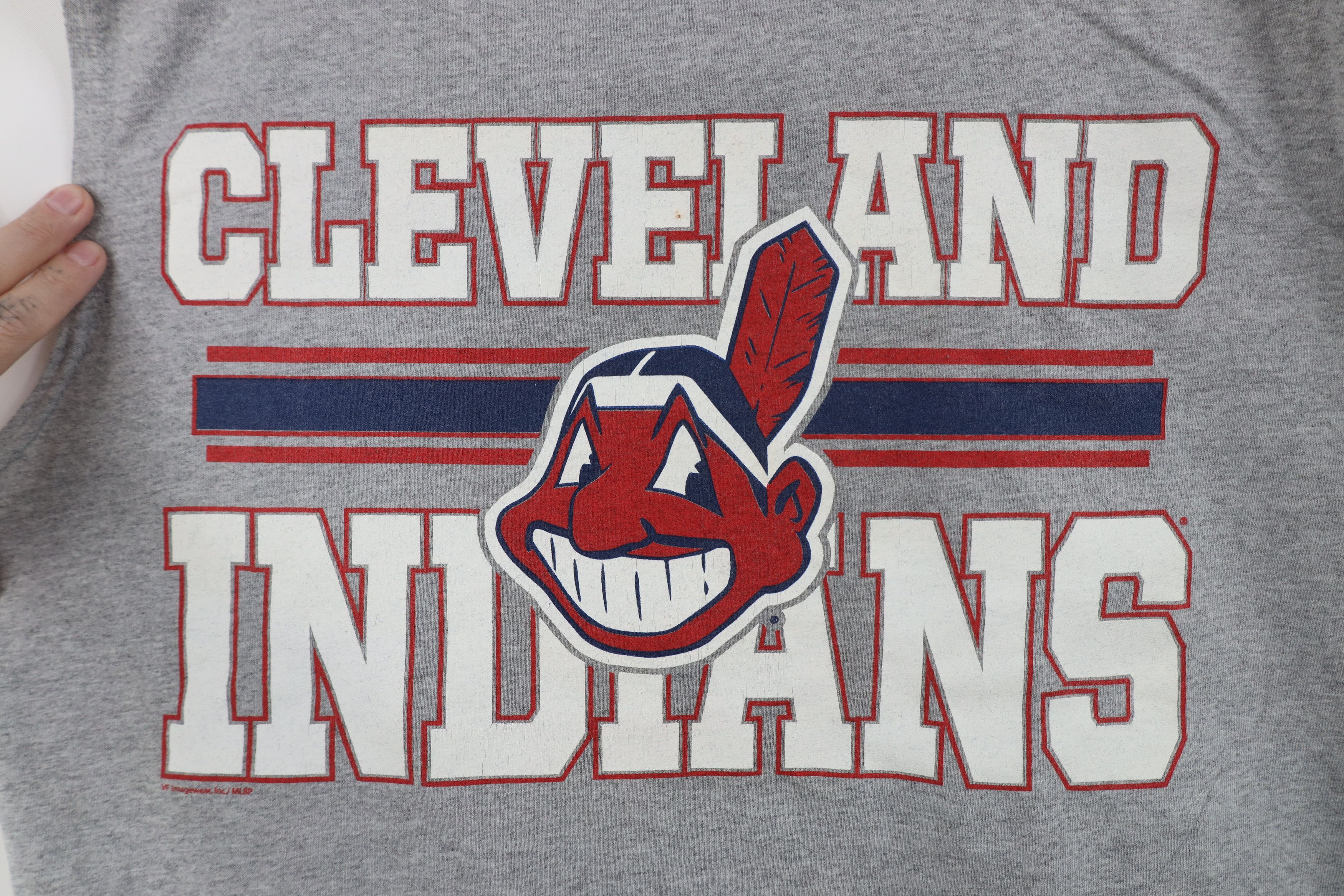 Vintage Vintage Y2K Chief Cleveland Indians Baseball Muscle T-Shirt Size US XL / EU 56 / 4 - 4 Thumbnail