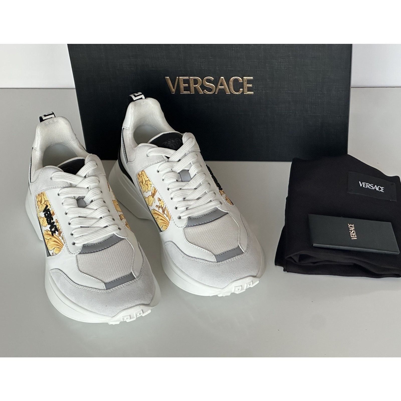 Versace Versace Medusa Men’s White/Black/Gold Sneakers 11 US 1011942 Size US 11 / EU 44 - 15 Thumbnail