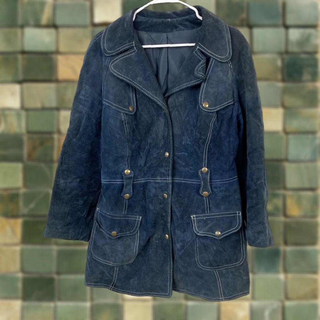 Vintage VINTAGE Navy Blue Suede Coat Womens Mod 70s Retro White Stitching Gold Buttons Coat Size M / US 6-8 / IT 42-44 - 1 Thumbnail