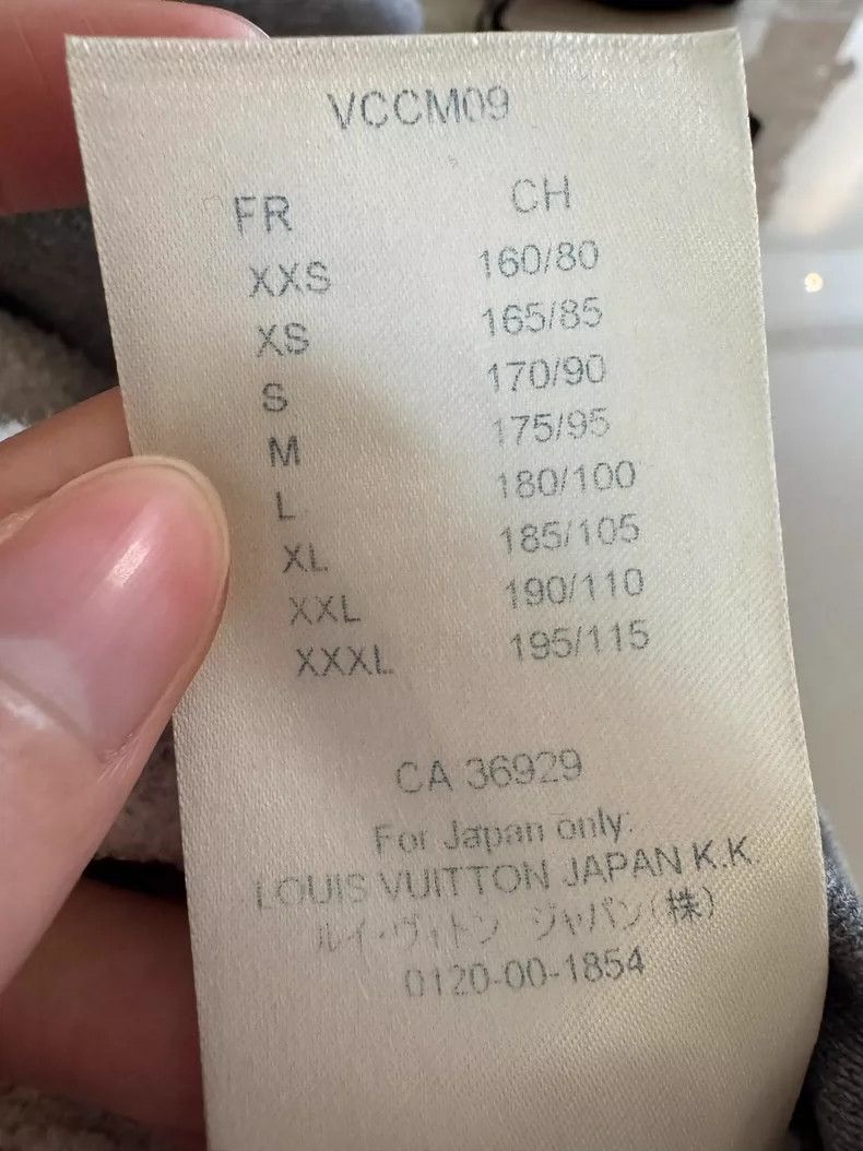 Louis Vuitton Louis Vuitton Classic monogrammed, incongruous logo sweats Size US XL / EU 56 / 4 - 6 Thumbnail